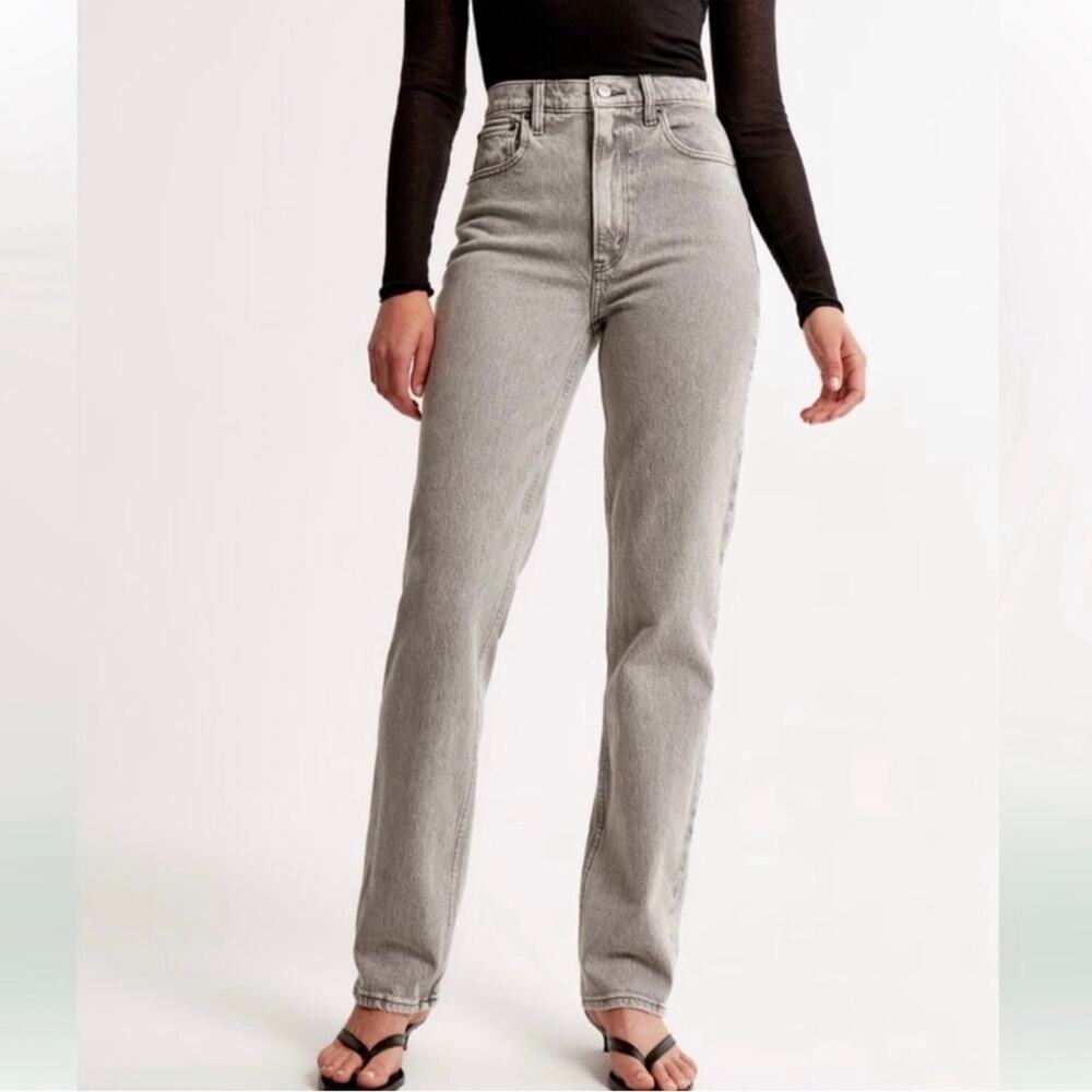 ABERCROMBIE The 90s Straight Ultra High Rise Jeans Light Gray 32